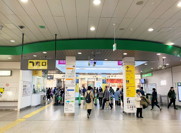 JR大船駅の南改札から東口に向かいます。