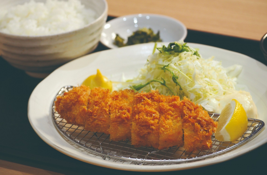 三元豚のロースカツ定食